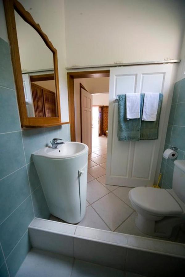 Tobago Hibiscus Golf Villas & Appartments Mount Irvine Room photo
